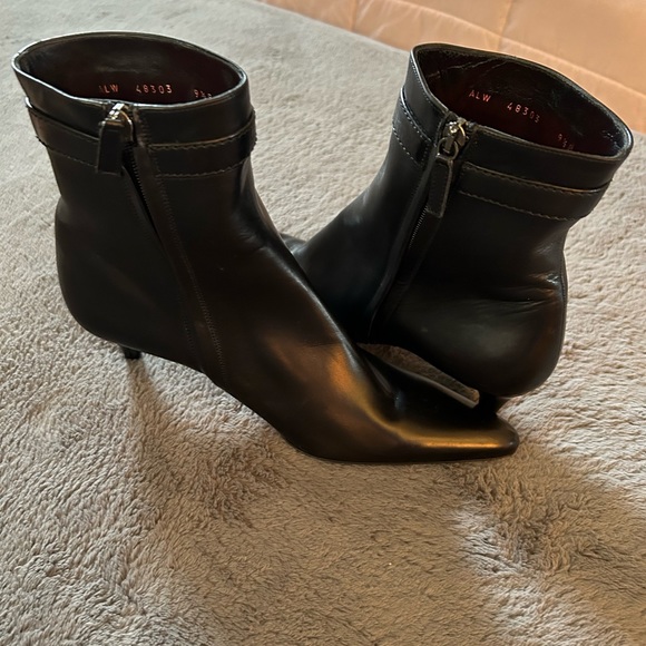 RALPH LAUREN WOMEN’S BOOTS - Picture 2 of 8